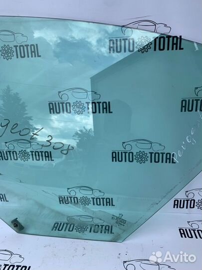 Стекло двери переднее левое Peugeot 308 EP6 2008