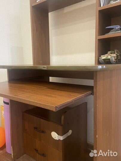 Компьютерный стол