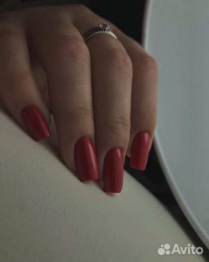 Модель на маникюр