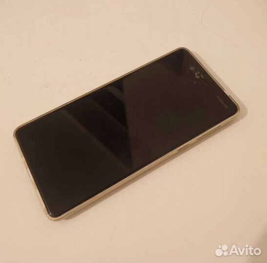 Телефон Nokia 8
