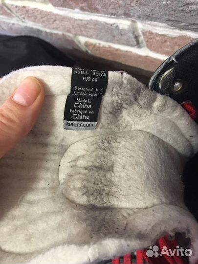 Хокейная форма, коньки, шлем