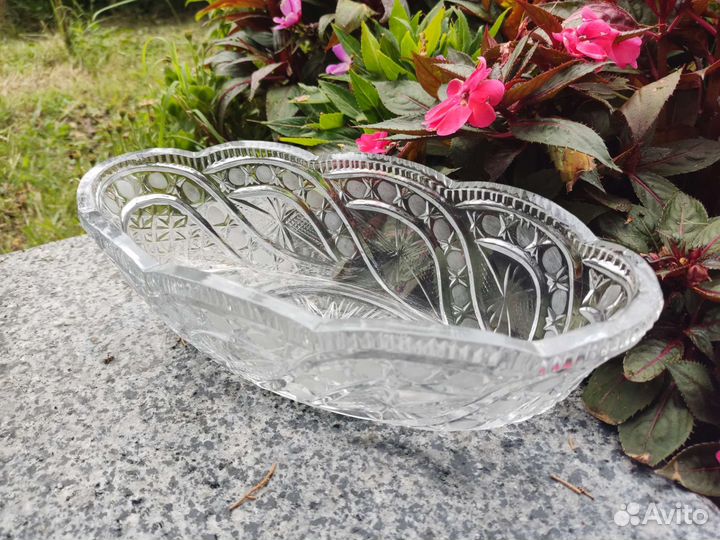 Хрустальная ваза - ладья. 28 на 13 см. Большая