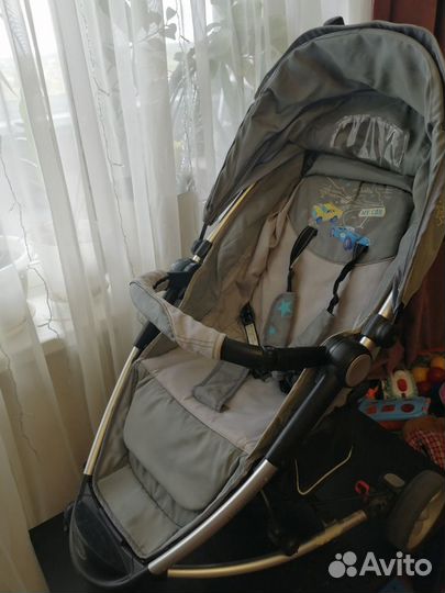 Прогулочная коляска