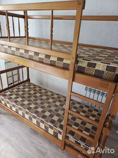 Кровать двухьярусная