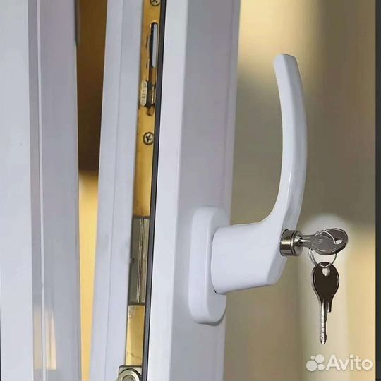 Детский замок (блокиратор) на окно