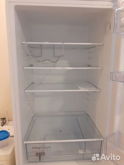 Холодильник Bosch KGV36XW2AR