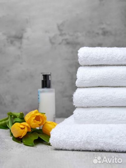 Белые махровые полотенца для дома гостиниц отелей