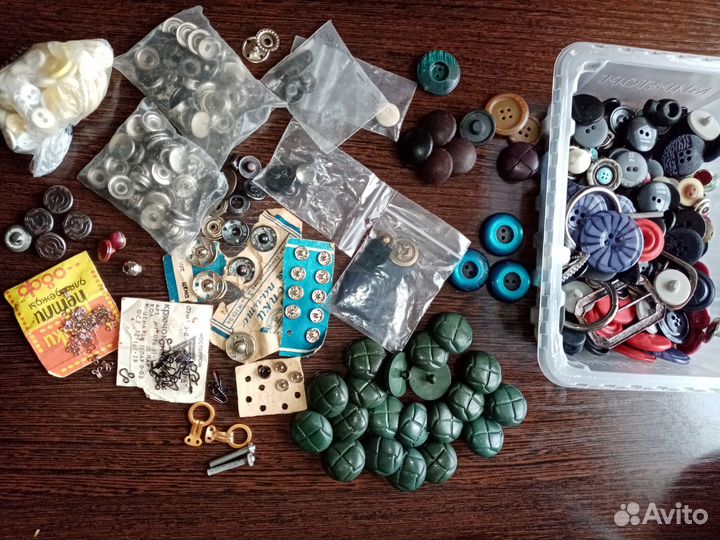 Пуговицы,нитки,петли,кнопки СССР
