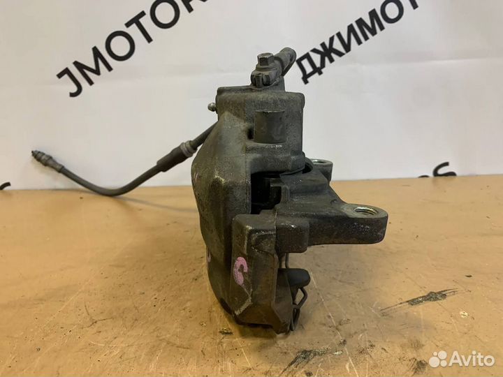 Суппорт передний правый VW Golf 6