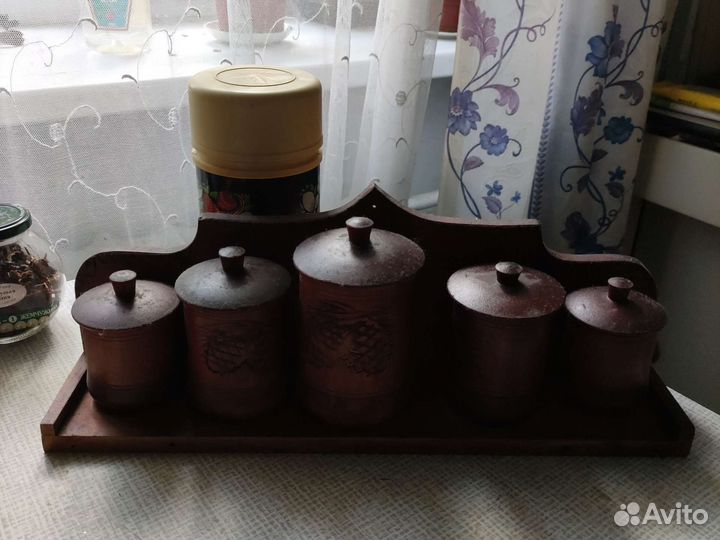 Кастрюли и кухонные принадлежности