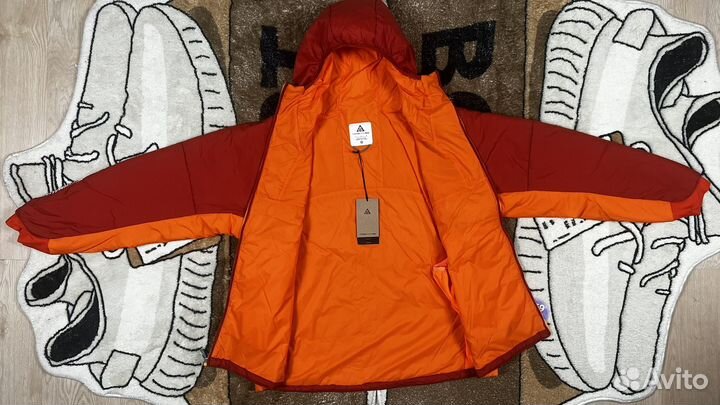 Демисезонный пуховик Nike ACG Primaloft Red