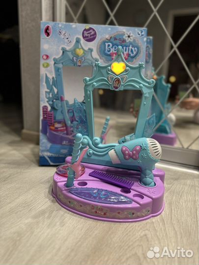 Туалетный столик для девочки