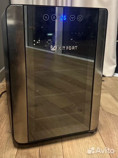 Винный шкаф kitfort