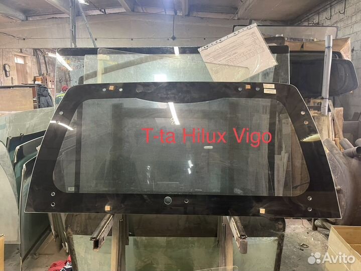 Стекло на кунг hilux