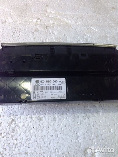 Передний климат без вентиляции на Ауди А8 Д3