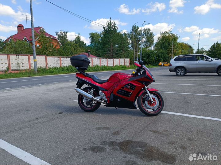 Suzuki RF400