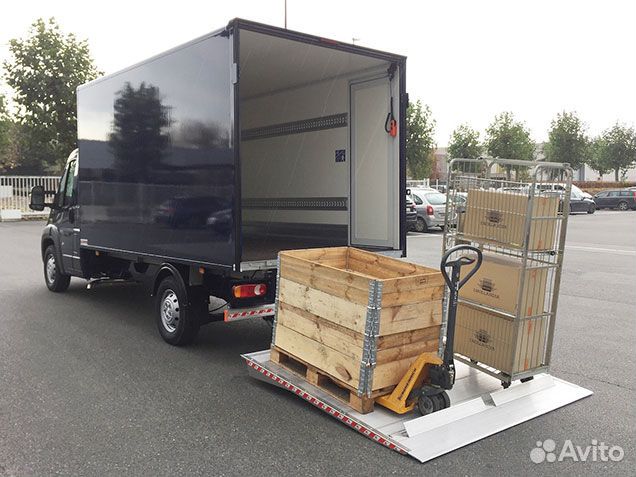 Водитель на своей газели