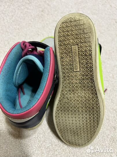 Кроссовки сникерсы