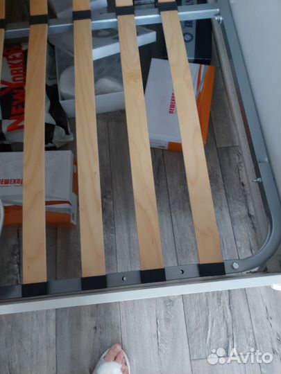 Кровать двухспальная с матрасом 160 200