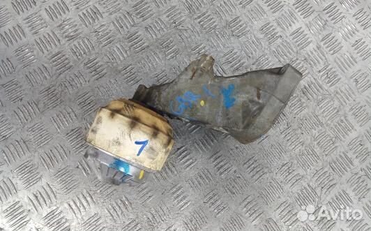 Подушка двигателя дизельная mercedes benz E-class