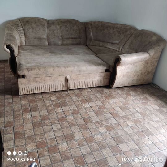 Диван угловой