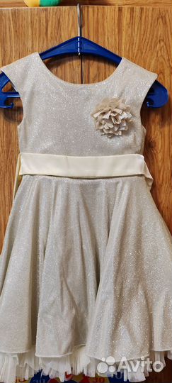 Платья праздничные