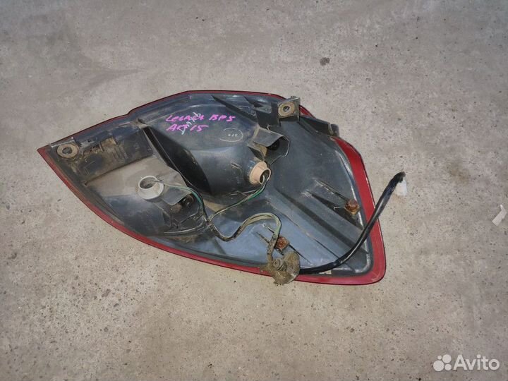 Фонарь задний левый Subaru Legacy 4