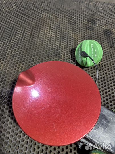 Лючок топливного бака Jeep Liberty KJ 2.8D Либерти