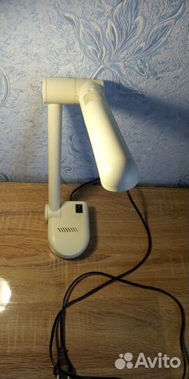 Настольная лампа