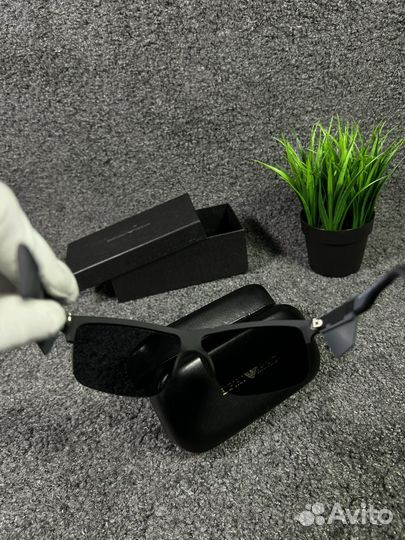 Солнцезащитные очки Emporio Armani