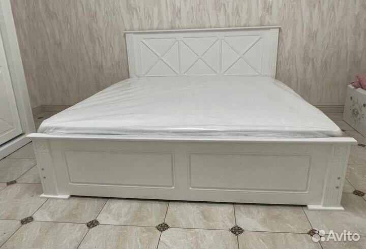 Кровать двухспальная