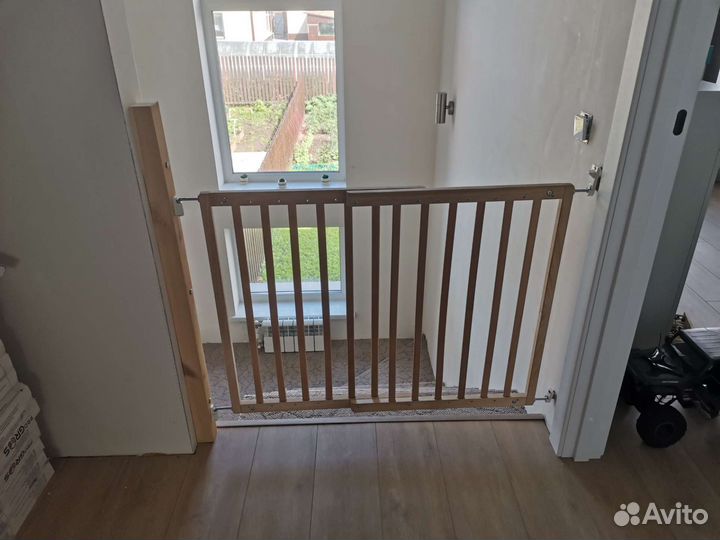 Ворота безопасности детские на лестницу 72-102