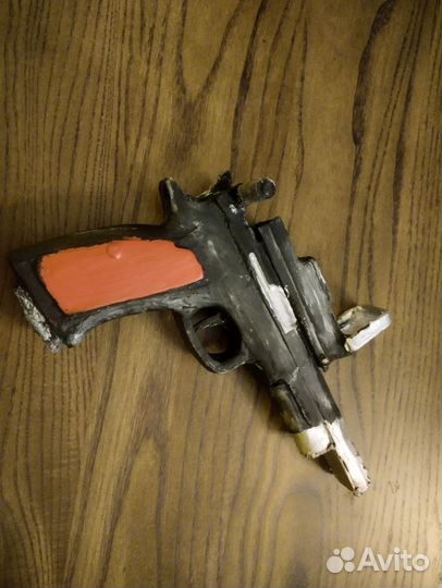 Игрушечный пистолет