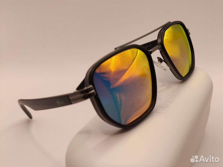 Солнцезащитные очки lacoste