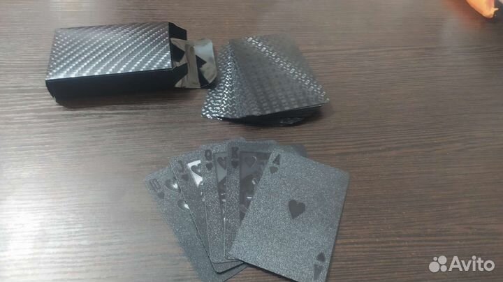 Черные пластиковые игральные карты