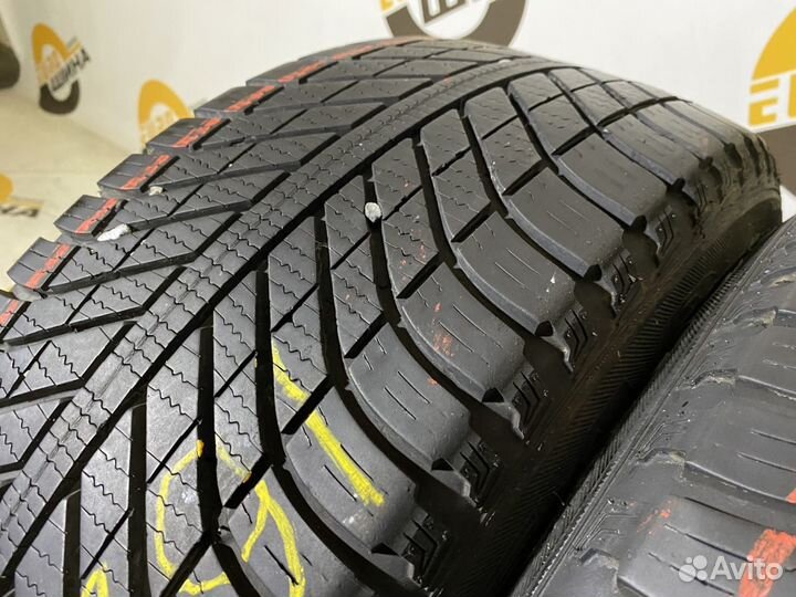 Goodyear Vector 4Seasons 235/55 R17