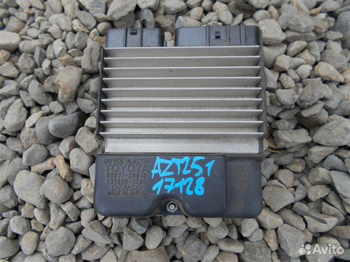 Блок управления форсунками Toyota Avensis AZT251