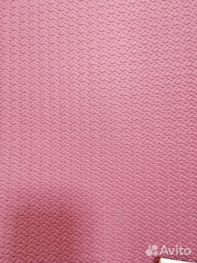 Коврик для иоги и других занятий