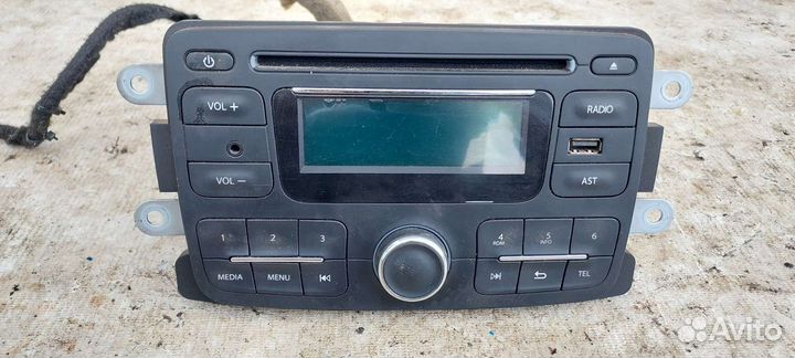 Оригинальная магнитола Renault Duster 1 2.0L Рено