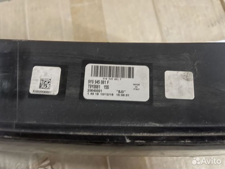 Фонарь крышки багажника Porsche Cayenne 9y0945081f