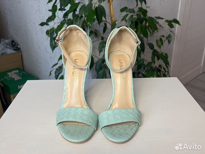 Босоножки женские 37 размер