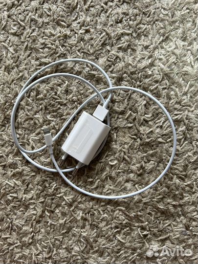 Зарядка для айфон оригинал