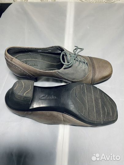 Продам женские туфли Clarks