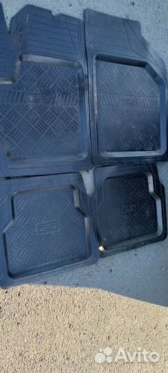 Автомобильные коврики резиновые