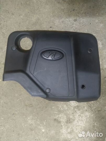 Крышка двигателя 8 кл.1.6 пластм. (плита