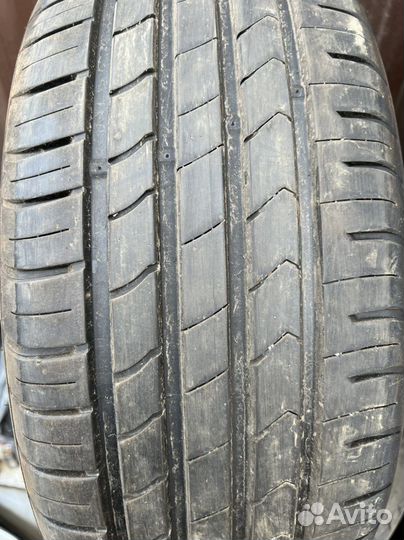 Kumho Ecsta HS51 215/55 R16