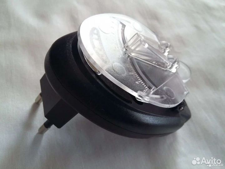 Зарядник универсальный