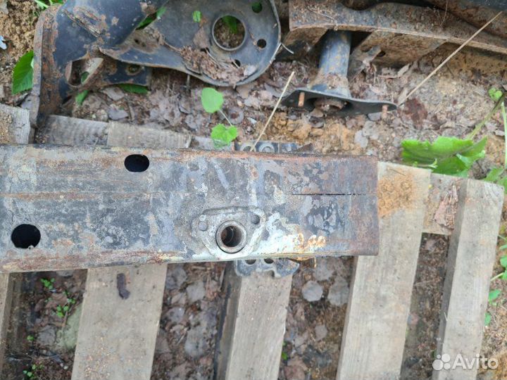 Усилитель бампера передний Toyota Corolla E150 1.6