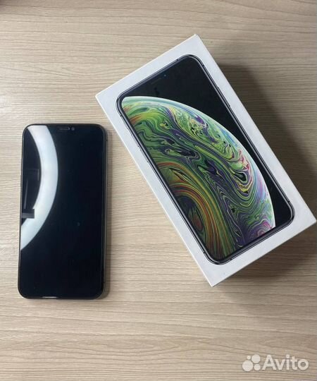 iPhone Xs, 64 ГБ