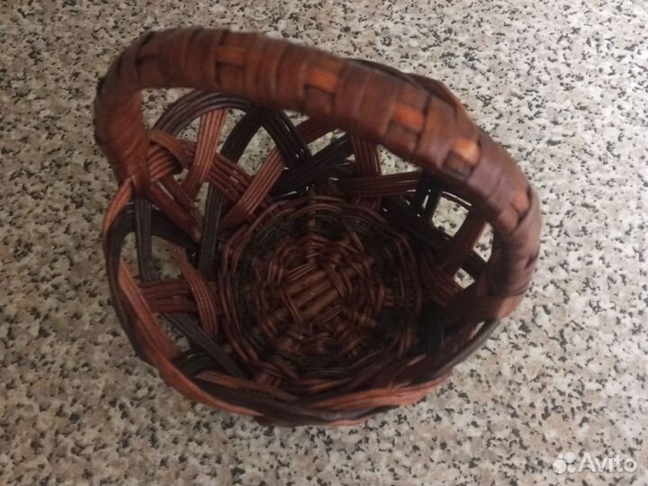 Корзинка плетенная